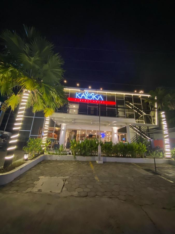 Kaloka Airport Hotel Sumbawa Besar Exterior foto