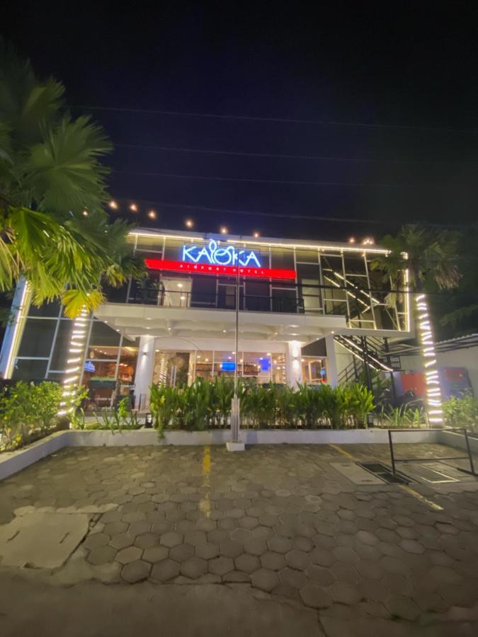 Kaloka Airport Hotel Sumbawa Besar Exterior foto